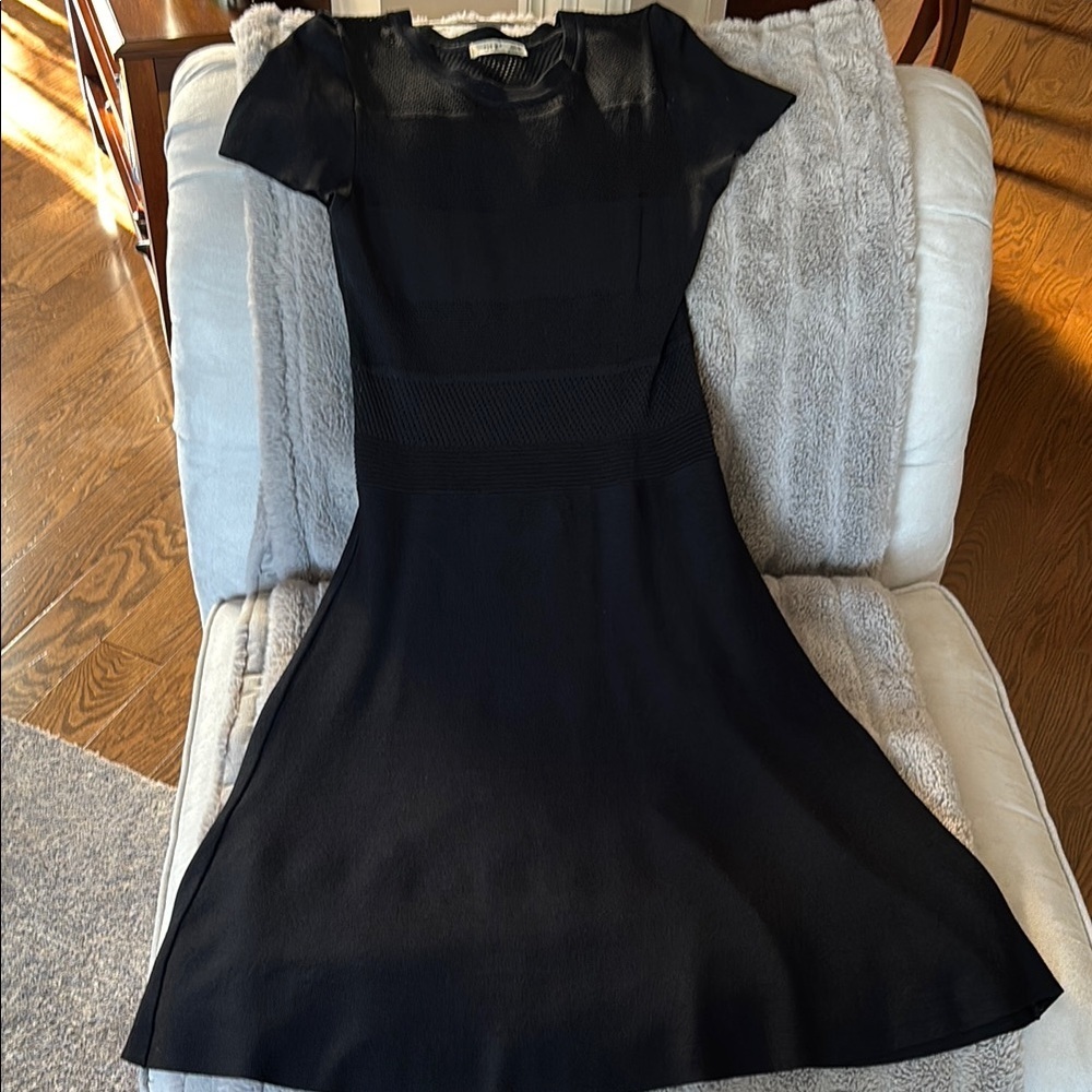 Dex Black Midi Dress with Crew Neck and A-Line Style Knit M